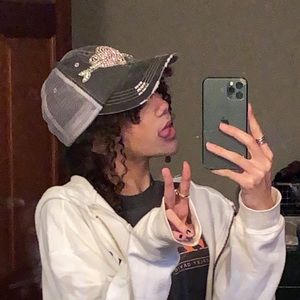 Meet your Posher, Emma